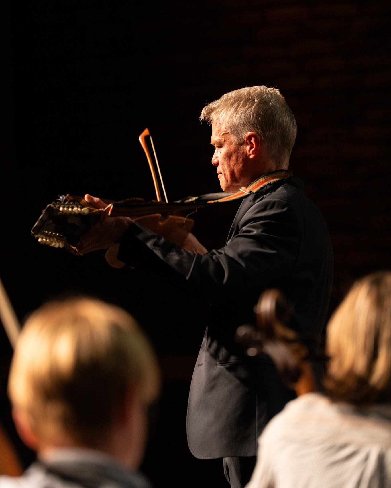Idag går Torbjörn Westman i pension efter nästan 40 år med Camerata Nordica.
Under fyra decennier har Torbjörn varit en del av orkesterns historia och medverkat i ett stort antal konserter, i Kalmar och på turnéer.
Tack, Torbjörn, för dina många år hos oss. Vi önskar dig allt gott inför framtiden!
___

🇬🇧 Today Torbjörn Westman retires after nearly 40 years with Camerata Nordica.
Over four decades Torbjörn has been part of the orchestra’s history and taken part in a great many concerts, both in Kalmar and on tour.
Thank you, Torbjörn, for your many years with us. We wish you all the best for the future!